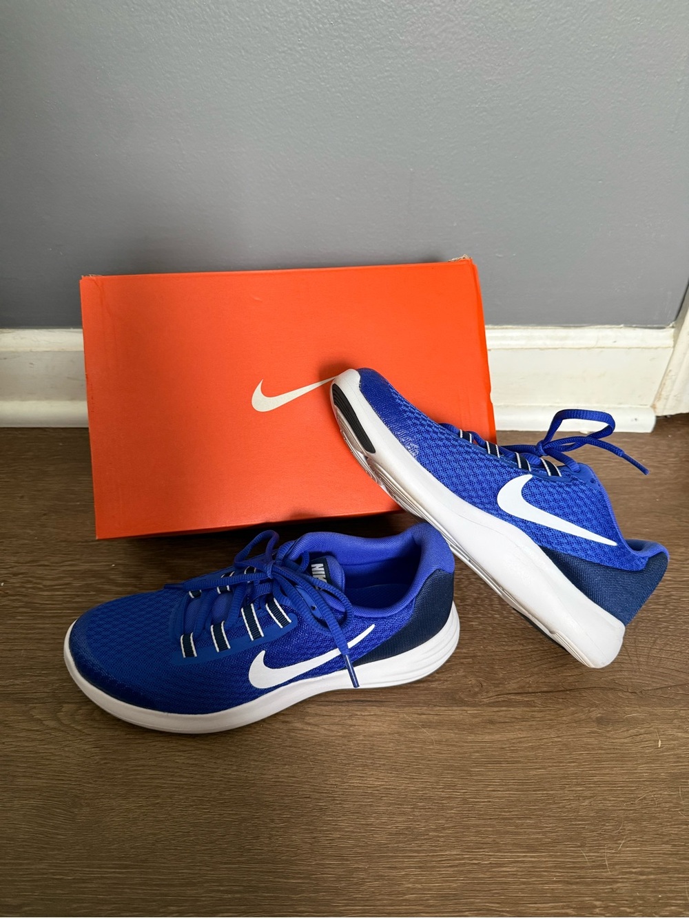 Nike Lunar Coverage Sneakers